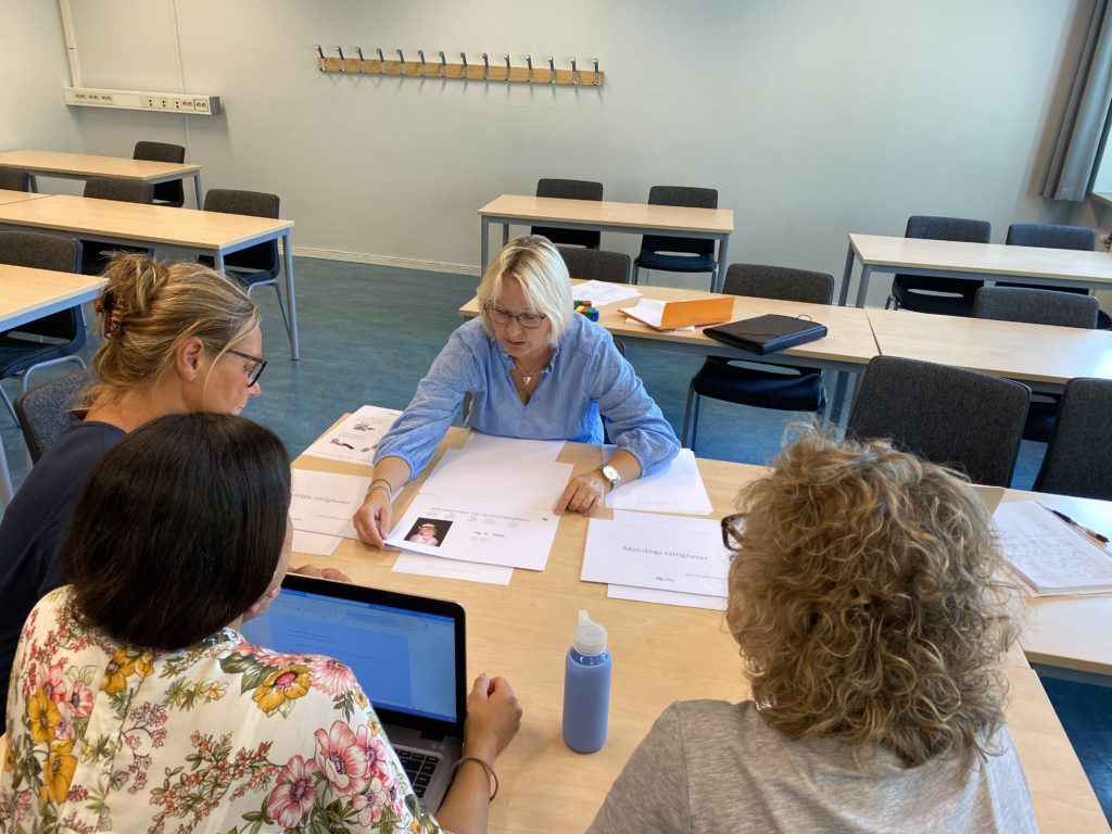 Jeanette handleder personal på Landala gymnasiesärskolan i Göteborg